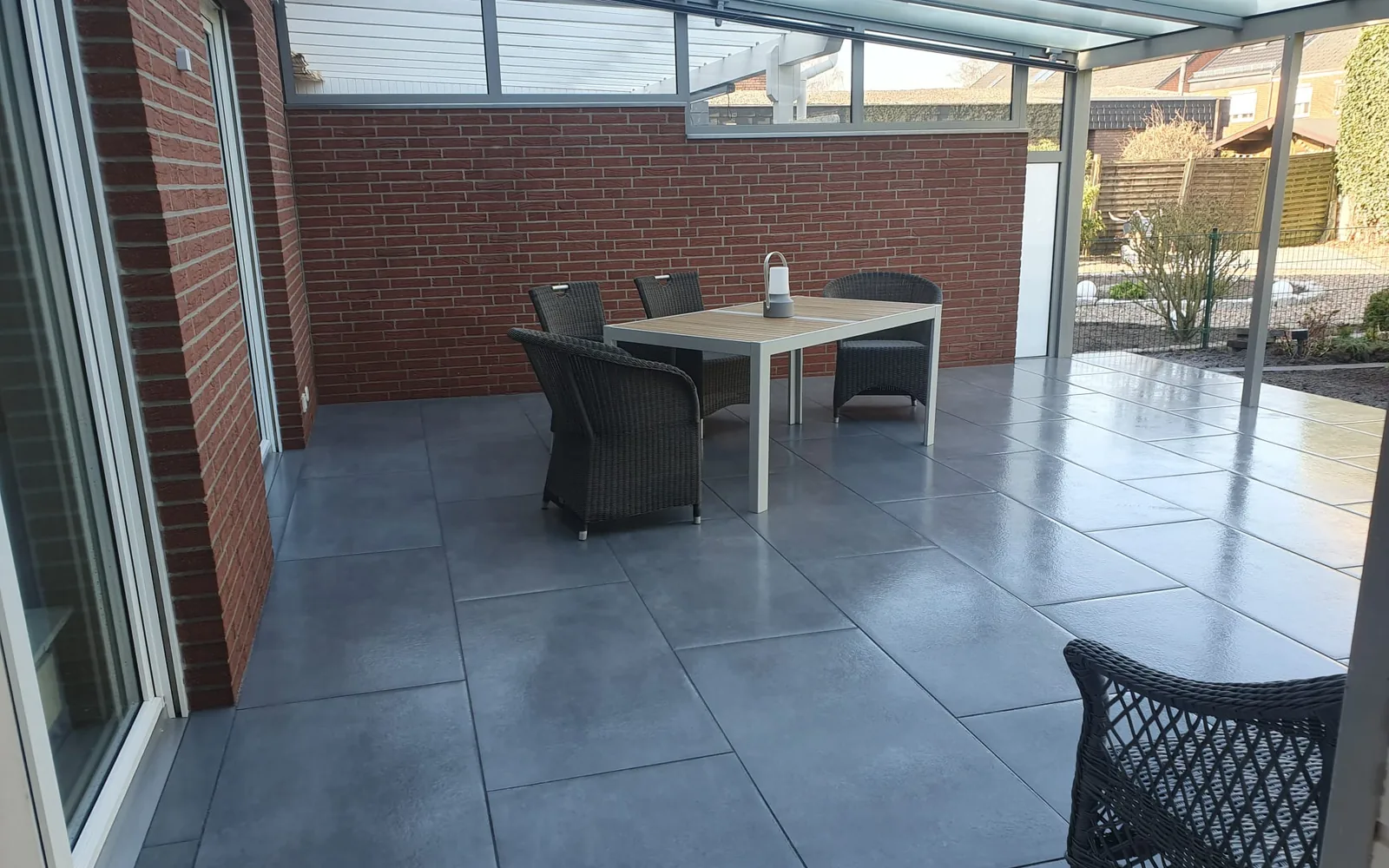 Keramik-Terrasse in Beton-Optik