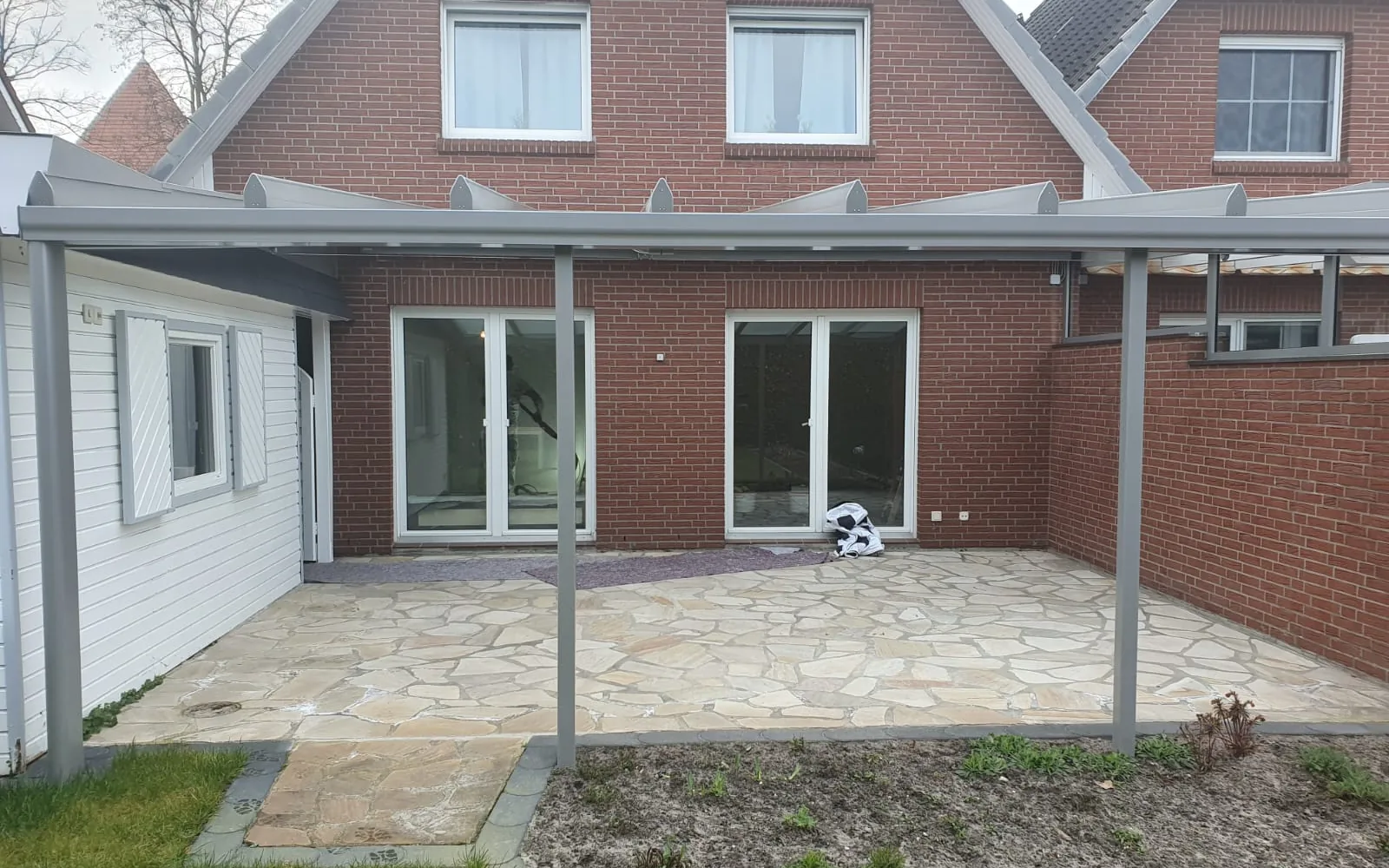 Keramik-Terrasse in Beton-Optik – Zustand vor den Arbeiten